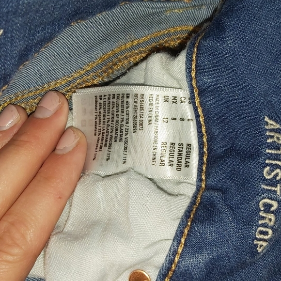 American eagle mid rise super distressed jeans - Picture 3 of 3
